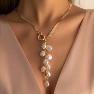 BRAND NEW 🐚 STATEMENT PIECE CLASSY Large Pearl Y-Shape Gold Plated Necklace